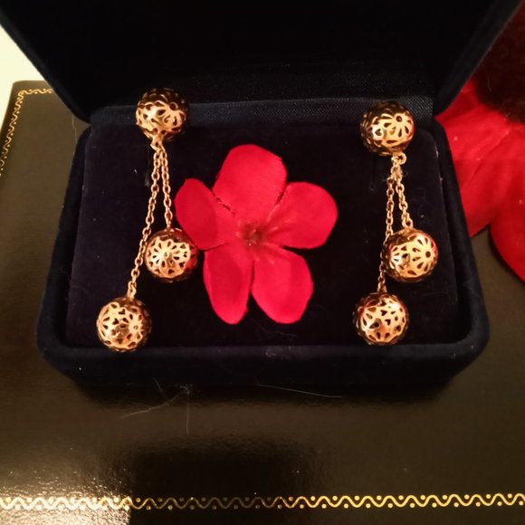 🎁 FREE GIFT INCLUDED 🎁 Gold Tone Fashion Jewelry Earrings Ball & Chain - Picture 6 of 7